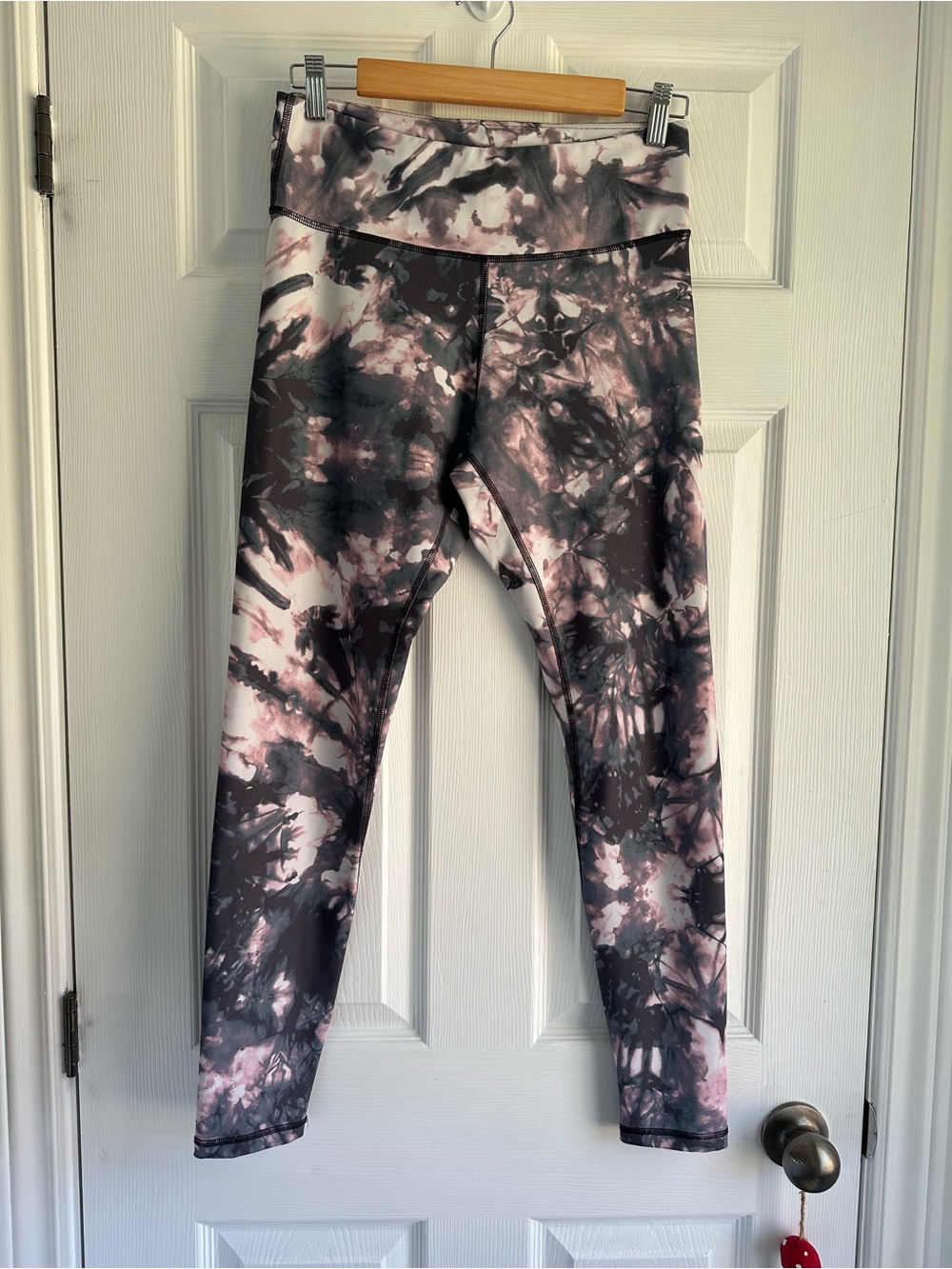 Daub High-Waist Active Leggings, size L